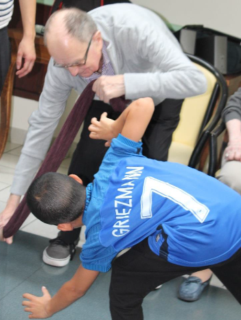 danse grand pere et petit garcon-basseDEF regnee4